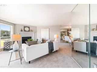 Photo #4: 21246787 Listing