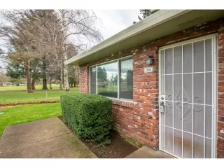 Photo #3: 21247661 Listing