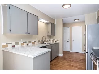 Photo #3: 21247722 Listing