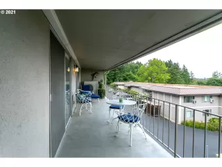 Photo #5: 21247989 Listing