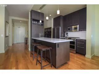 Photo #4: 21248019 Listing