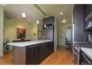 Photo #6: 21248019 Listing