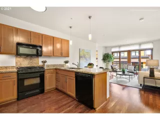 Photo #2: 21249077 Listing