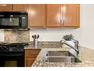 Photo #4: 21249077 Listing