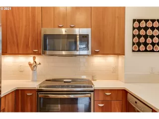 Photo #4: 21249300 Listing