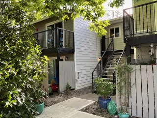 Photo #2: 21249334 Listing