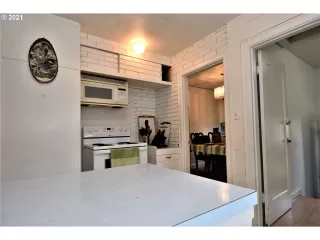 Photo #3: 21249593 Listing