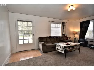 Photo #5: 21249593 Listing