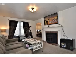 Photo #6: 21249593 Listing