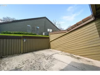 Photo #5: 21249667 Listing