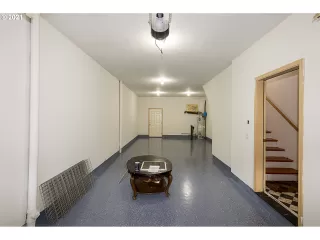 Photo #4: 21250360 Listing