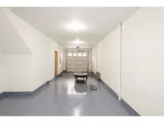 Photo #5: 21250360 Listing