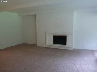 Photo #3: 21250911 Listing