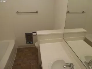 Photo #6: 21250911 Listing