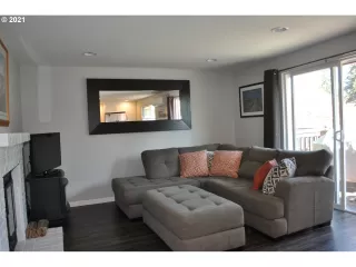 Photo #4: 21251873 Listing