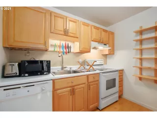 Photo #6: 21252891 Listing