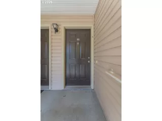 Photo #2: 212534923 Listing 