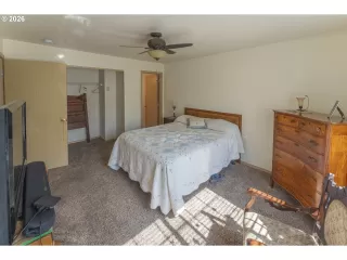 Photo #6: 212534923 Listing 