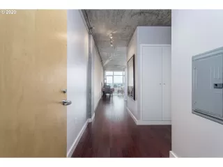 Photo #3: 21253776 Listing