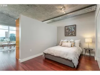 Photo #4: 21253776 Listing