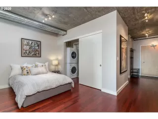 Photo #5: 21253776 Listing