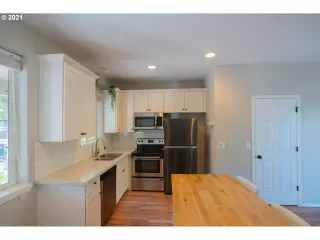 Photo #4: 21254883 Listing 