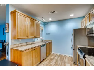 Photo #6: 21255813 Listing