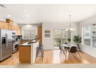 Photo #6: 21255904 Listing 