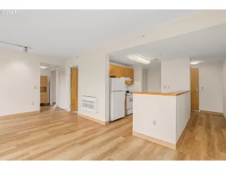 Photo #2: 21256207 Listing