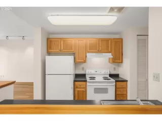 Photo #5: 21256207 Listing