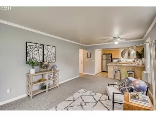 Photo #5: 21256302 Listing