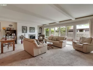 Photo #2: 21256395 Listing