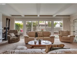 Photo #4: 21256395 Listing