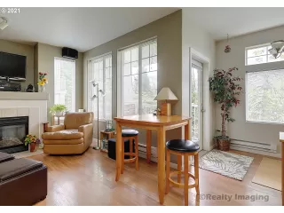 Photo #3: 21256689 Listing