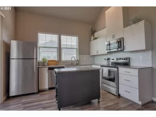 Photo #3: 21256954 Listing