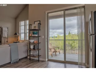 Photo #5: 21256954 Listing