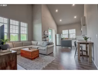 Photo #6: 21256954 Listing