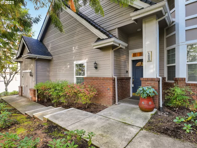 MLS: 21257513 Condo For Sale