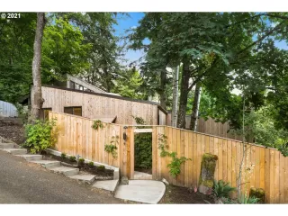 Photo #1: 21257662 Listing