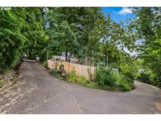 Photo #2: 21257662 Listing