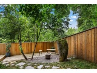 Photo #5: 21257662 Listing