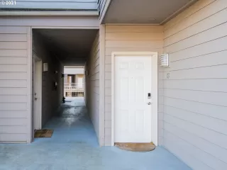 Photo #5: 21257677 Listing