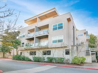 Photo #6: 21257677 Listing