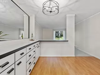 Photo #3: 21258641 Listing 