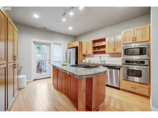 Photo #2: 21259764 Listing 