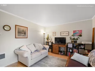 Photo #5: 21260279 Listing