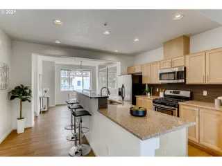 Photo #6: 21260310 Listing