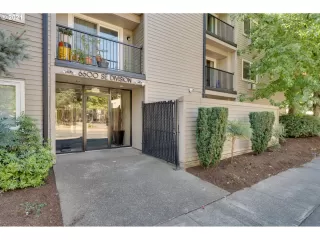 Photo #5: 21260584 Listing