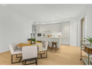 Photo #6: 21260702 Listing 