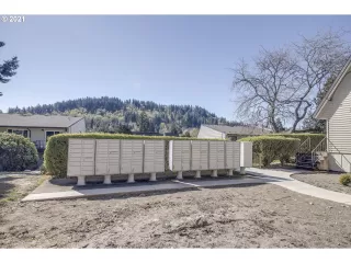 Photo #3: 21260725 Listing